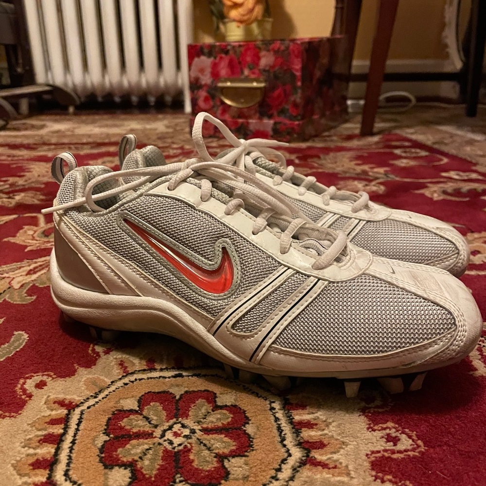 Nike women’s lacrosse cleats